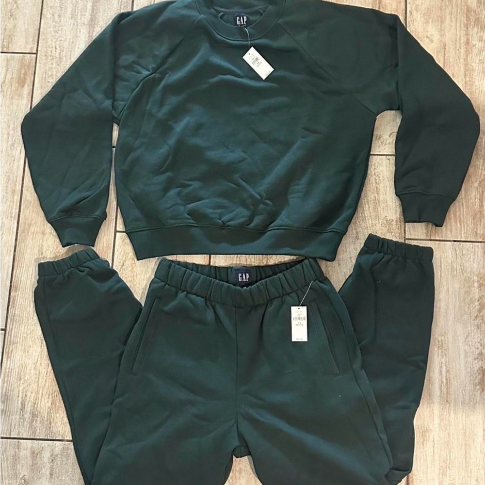 GAP Women's Forest Green Crewneck Sweatshirt & Jogger Set Size XSP NWT